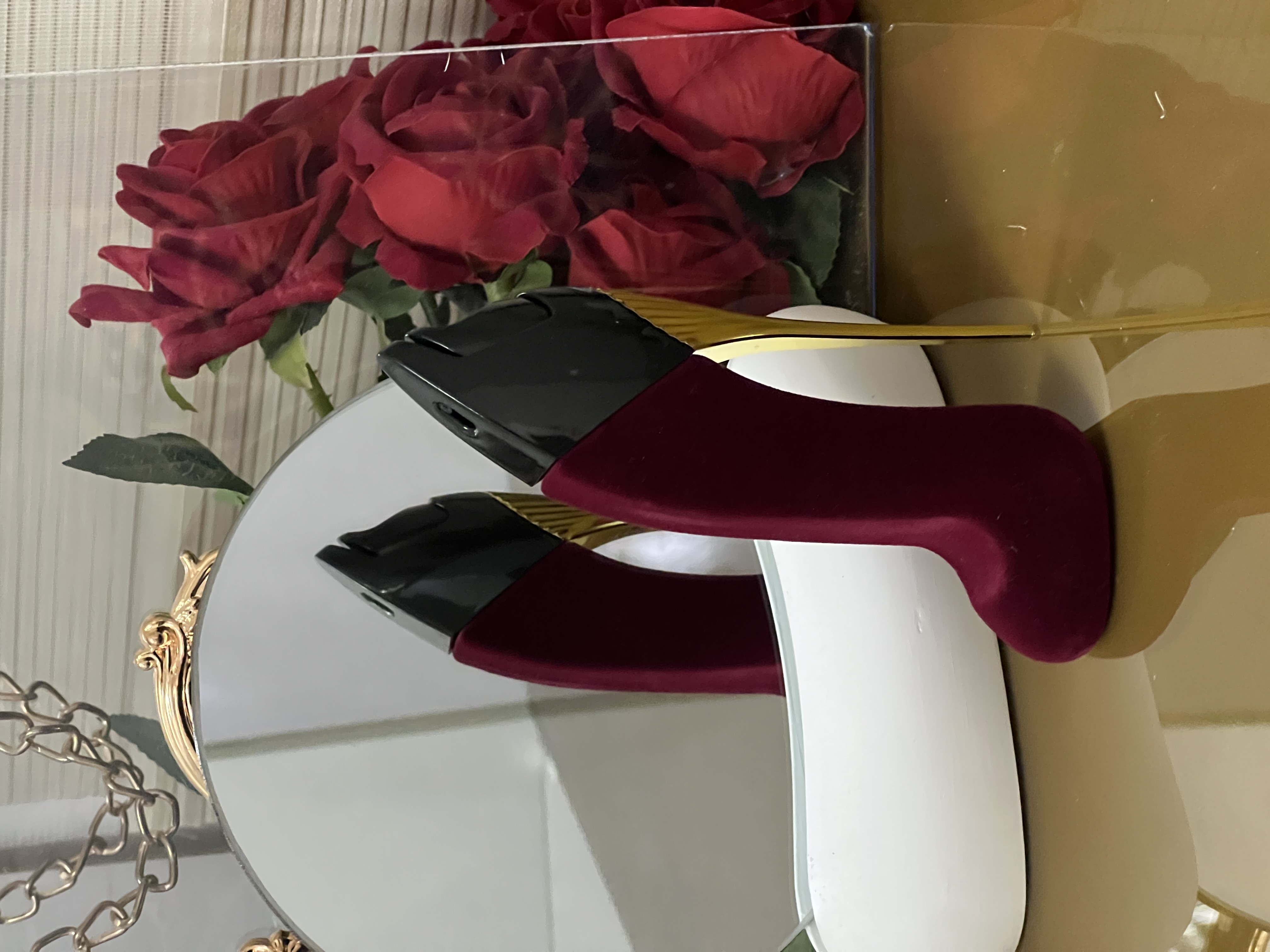ادکلن زنانه گودگرل قرمز مخملی